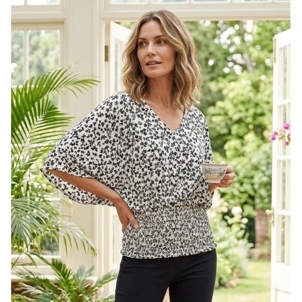 Robert Louis Blouse Top Womens Size XL Black Floral V-Neck Tunic Hippie Boho NWT